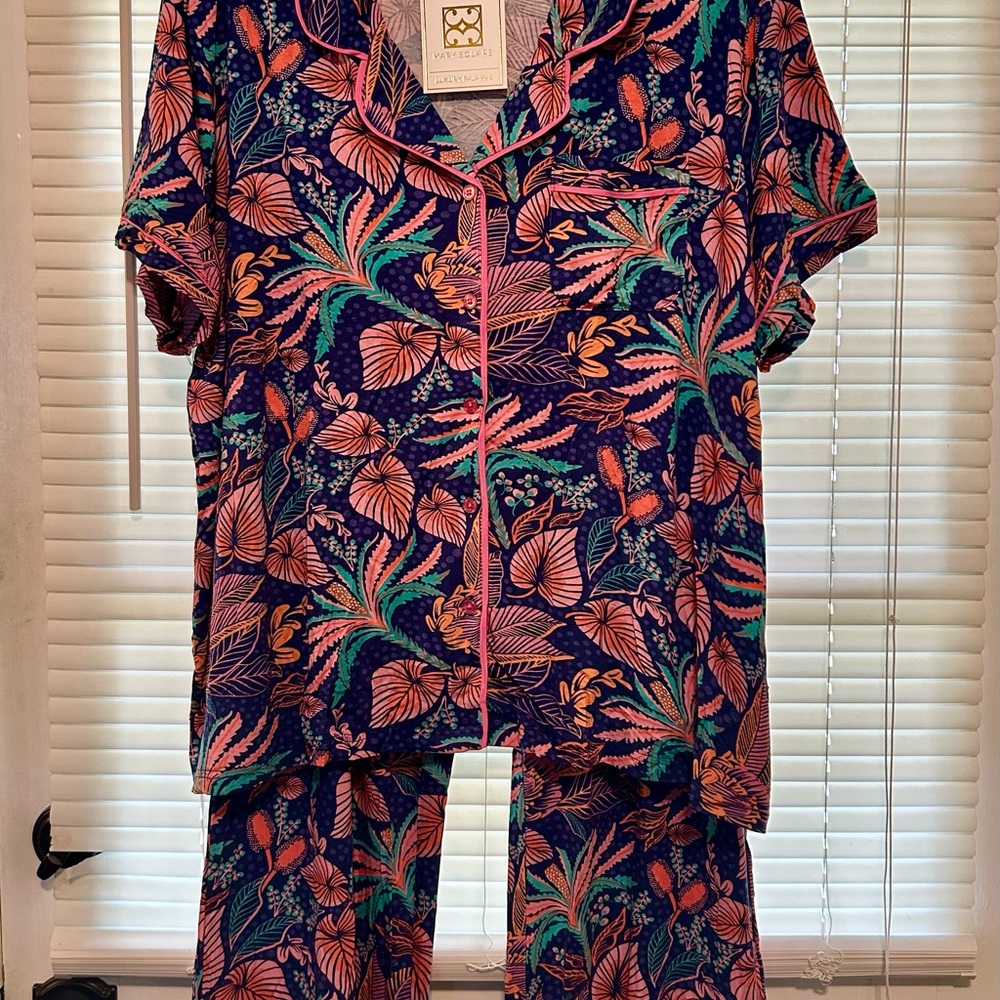 Mary Square NewTropical Print Women’s Pajamas